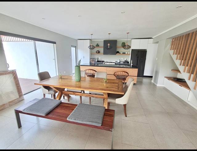 3 BEDROOM TOWNHOUSE FOR SALE IN PALM LAKES ESTATE